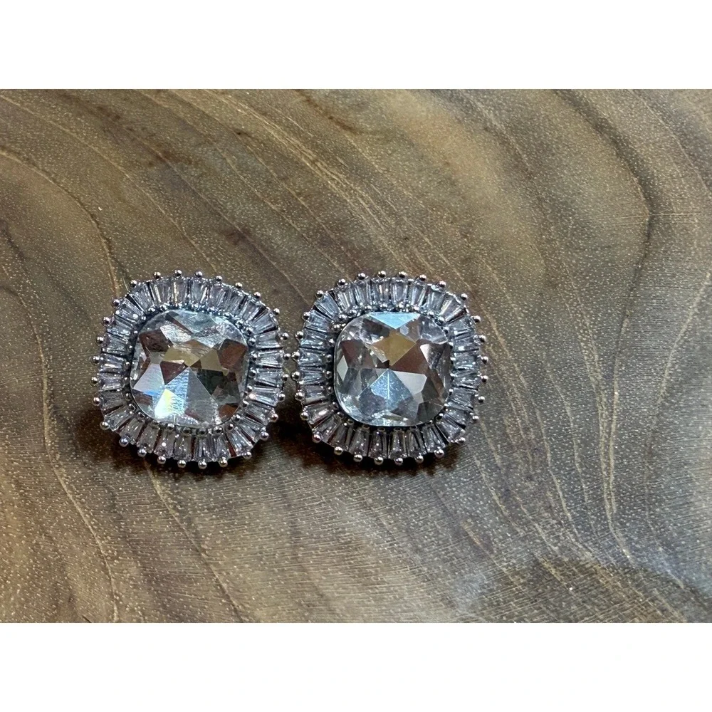 Silver‎ Tone Cushion Cut Crystal Sunburst Halo Stud Earrings NEW